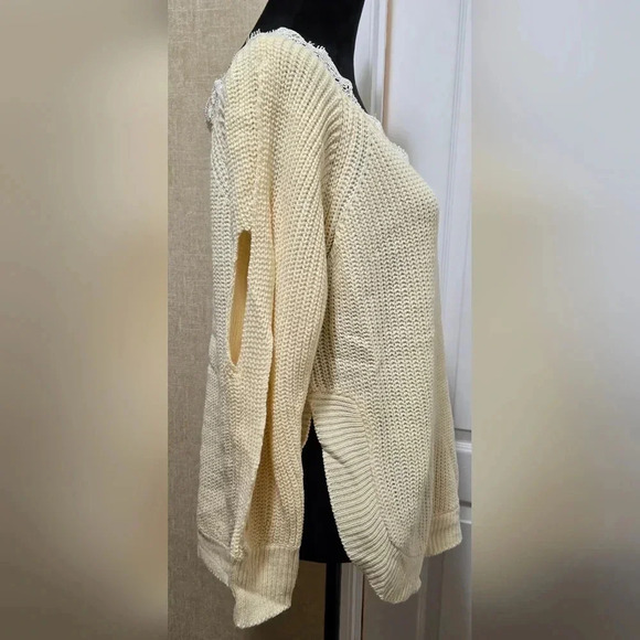 Sweater, soft material #270-274 - Picture 10 of 14